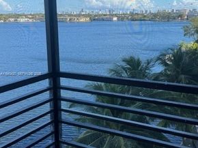 1075 NE Miami Gardens Dr 706, Miami FL 33179