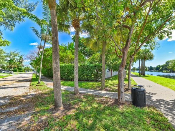 1499 NE 174th St, North Miami Beach FL 33162