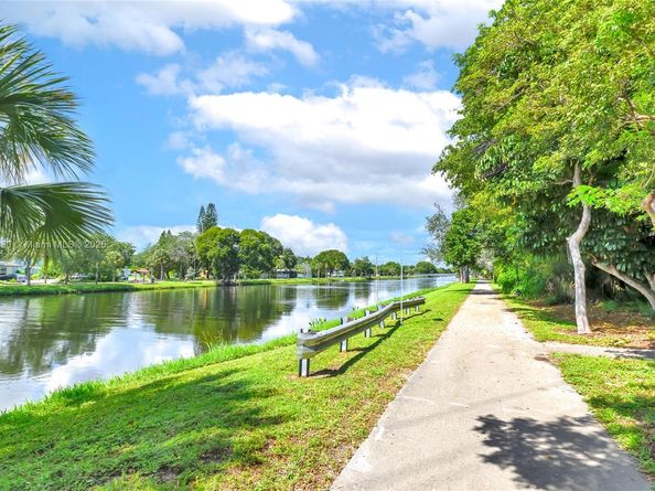 1499 NE 174th St, North Miami Beach FL 33162