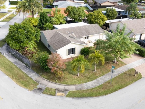 13249 SW 86th Ln, Miami FL 33183