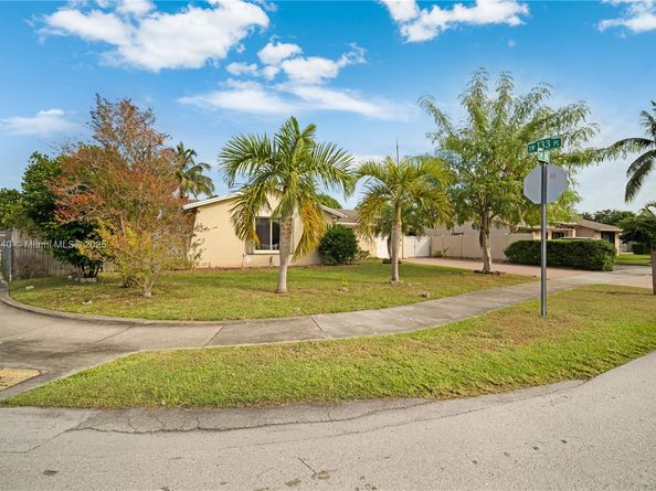 13249 SW 86th Ln, Miami FL 33183