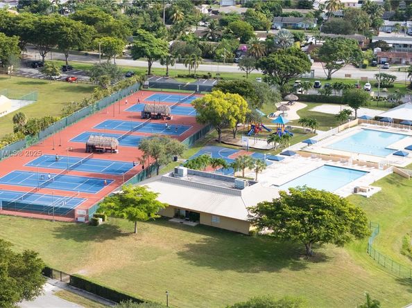 13249 SW 86th Ln, Miami FL 33183