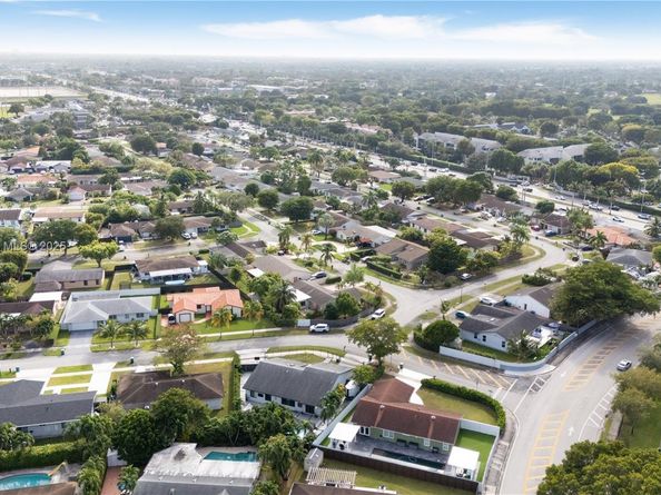 13249 SW 86th Ln, Miami FL 33183