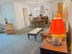 942 NE 199th St 202, Miami FL 33179