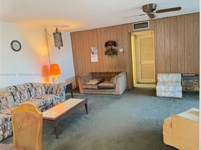 942 NE 199th St 202, Miami FL 33179