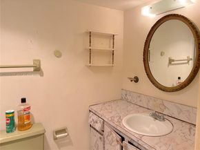 942 NE 199th St 202, Miami FL 33179