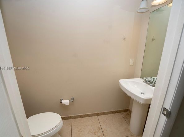 1300 Ponce De Leon Blvd 808, Coral Gables FL 33134