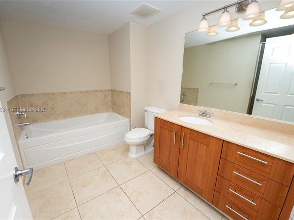 1300 Ponce De Leon Blvd 808, Coral Gables FL 33134