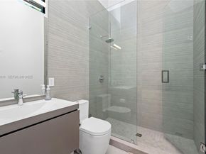 2700 NE 18th St, Fort Lauderdale FL 33305