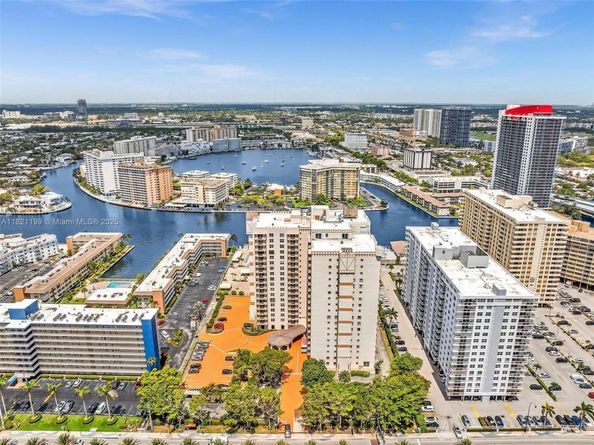 1865 S Ocean Dr 5J, Hallandale Beach FL 33009