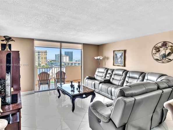 1865 S Ocean Dr 5J, Hallandale Beach FL 33009