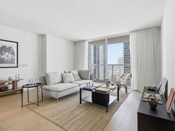 1200 Brickell Bay Dr 2603, Miami FL 33131