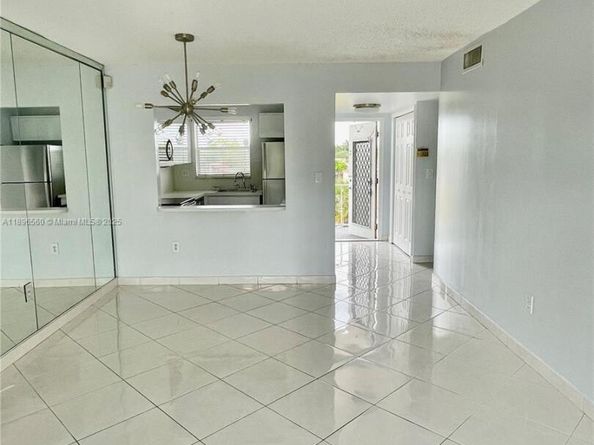 8280 Sunrise Lakes Blvd 307, Sunrise FL 33322