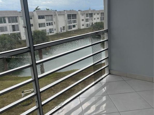 8280 Sunrise Lakes Blvd 307, Sunrise FL 33322