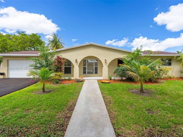 14263 SW 76th St, Miami FL 33183