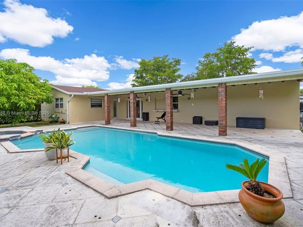 14263 SW 76th St, Miami FL 33183