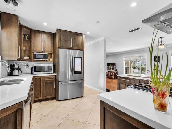 14263 SW 76th St, Miami FL 33183