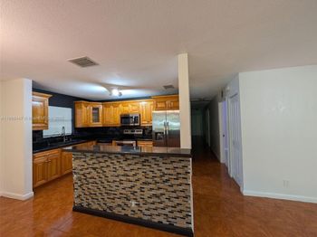 621 S 24th Ave