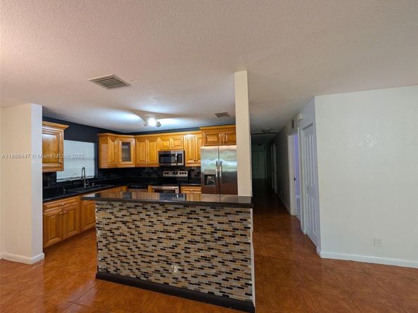 621 S 24th Ave, Hollywood FL 33020