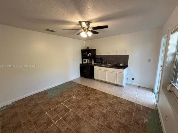 621 S 24th Ave, Hollywood FL 33020
