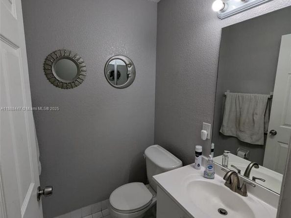 621 S 24th Ave, Hollywood FL 33020
