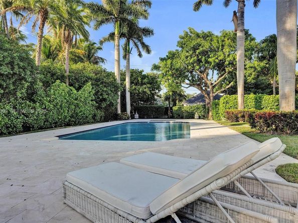 1281 Banyan Rd, Boca Raton FL 33432