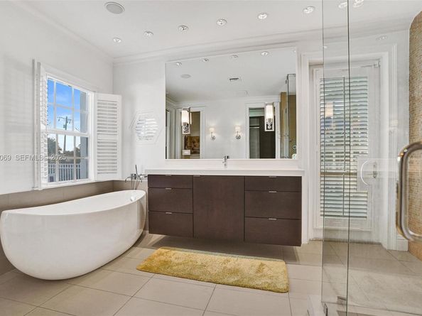 1281 Banyan Rd, Boca Raton FL 33432