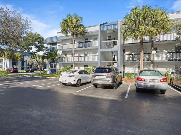 3170 Holiday Springs Blvd 203, Margate FL 33063