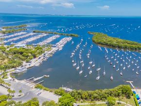 2831 S Bayshore Dr 2204, Miami FL 33133