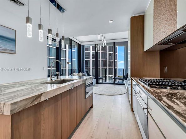 2831 S Bayshore Dr 2204, Miami FL 33133