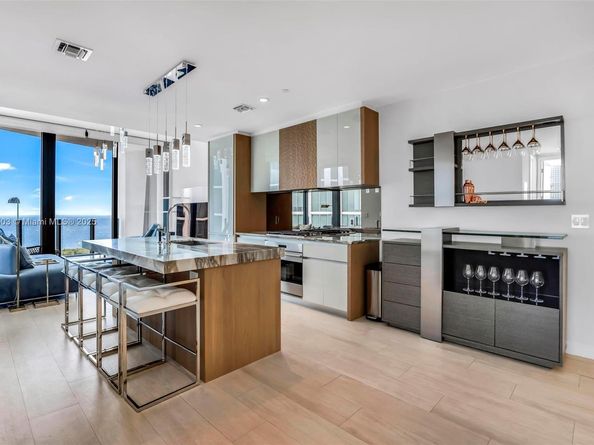 2831 S Bayshore Dr 2204, Miami FL 33133