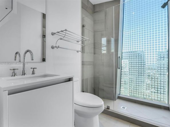 2831 S Bayshore Dr 2204, Miami FL 33133