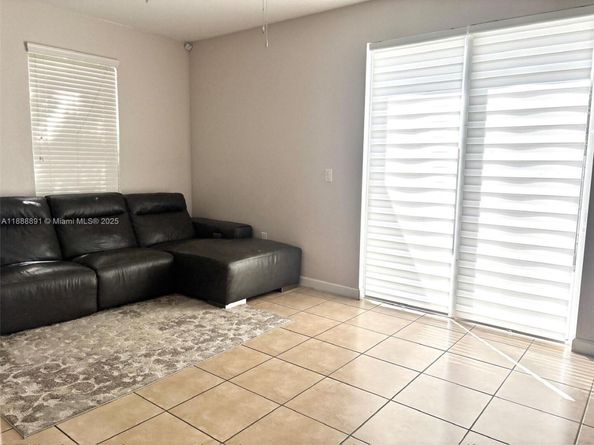 133 SE 28th Ter 9, Homestead FL 33033