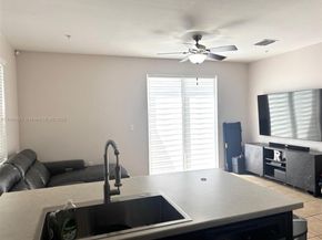 133 SE 28th Ter 9, Homestead FL 33033