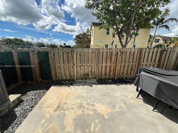 133 SE 28th Ter 9, Homestead FL 33033