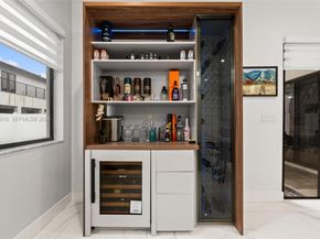 8086 NW 47th Ter, Doral FL 33166