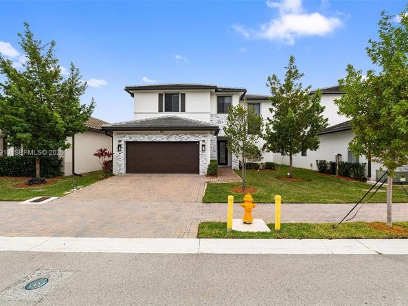 8086 NW 47th Ter, Doral FL 33166