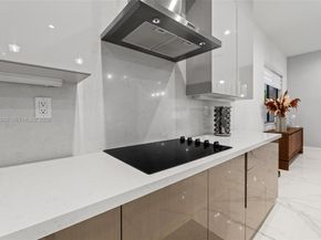 8086 NW 47th Ter, Doral FL 33166