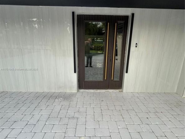 3261 Oleander Way, Lauderdale By The Sea FL 33062