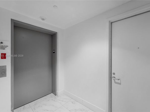 460 NE 28th St 3002, Miami FL 33137