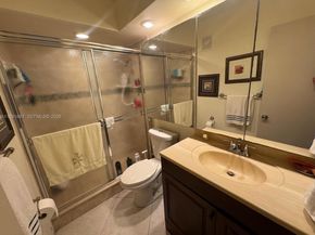 450 Paradise Isle Blvd 209, Hallandale Beach FL 33009