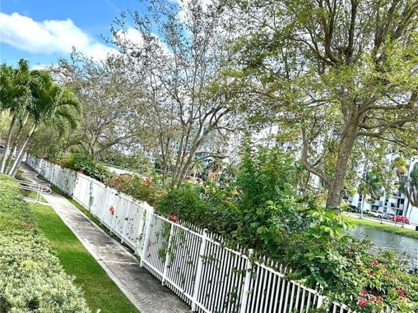 2028 NE 167th St 3155, North Miami Beach FL 33162