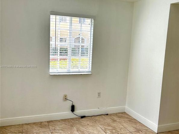 2028 NE 167th St 3155, North Miami Beach FL 33162