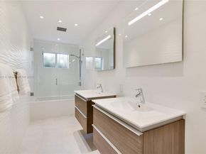 20701 NE 21st Ct, Miami FL 33179