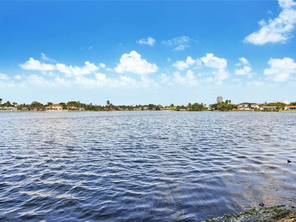 20701 NE 21st Ct, Miami FL 33179