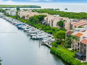 6100 Paradise Point Dr 6100, Palmetto Bay FL 33157