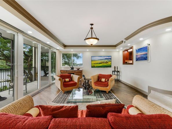 6100 Paradise Point Dr 6100, Palmetto Bay FL 33157