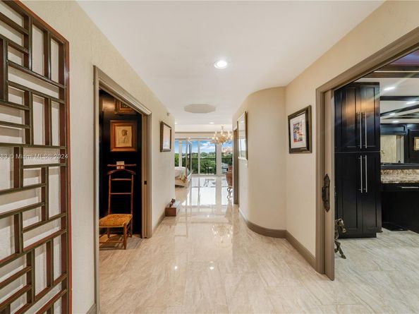 6100 Paradise Point Dr 6100, Palmetto Bay FL 33157