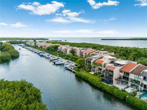 6100 Paradise Point Dr 6100, Palmetto Bay FL 33157