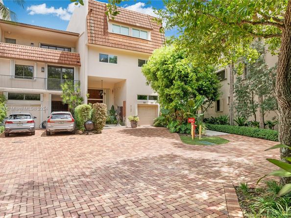 6100 Paradise Point Dr 6100, Palmetto Bay FL 33157
